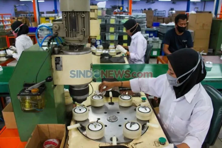 Indeks Naik Tipis, Manufaktur...