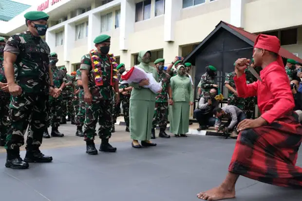 Resmi Bertugas, Pangdam...