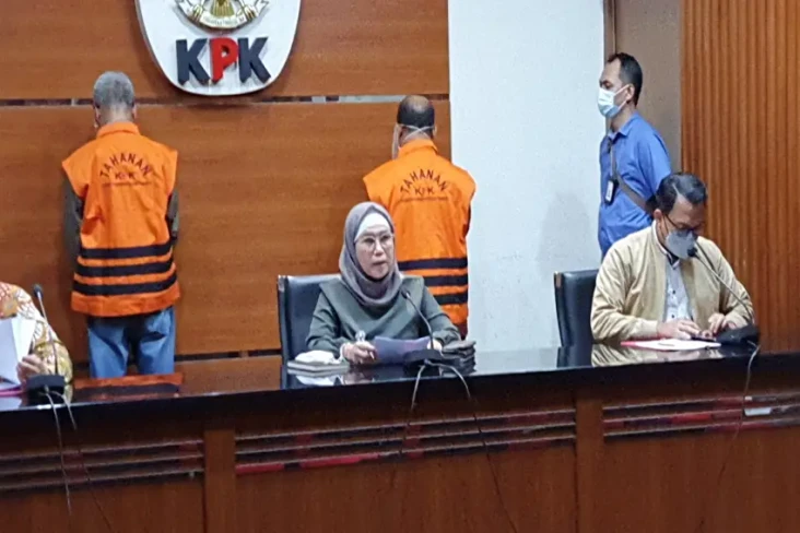 KPK Tahan 2 Tersangka...
