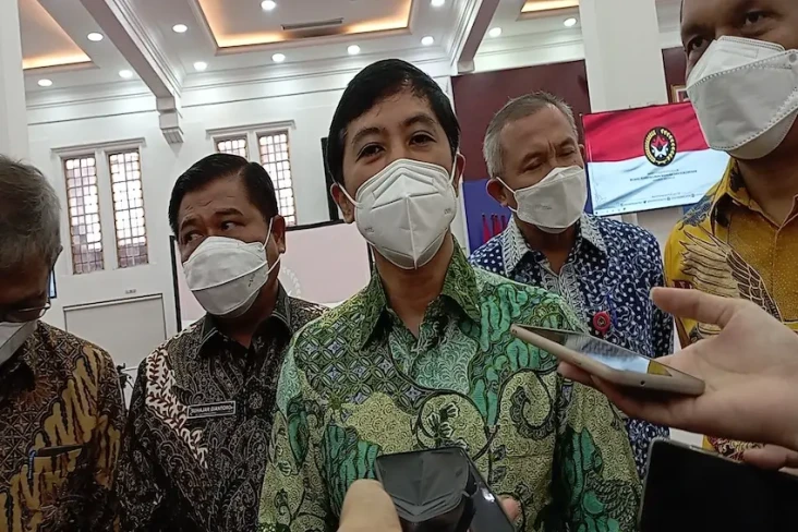 Prediksi Puncak Kasus...