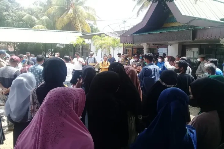 Tuntut Mantan Ketuanya...