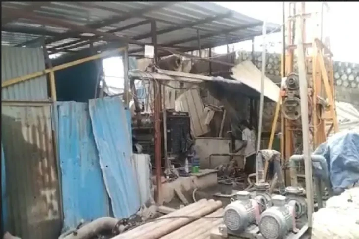 Bor Sumur Artesis Dekat...