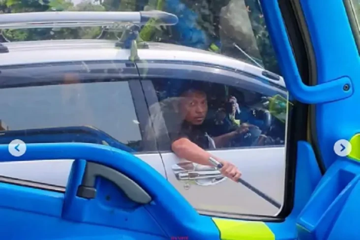 Heboh Todongkan Pistol...
