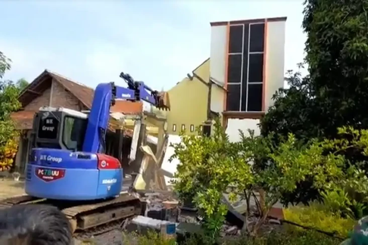 Suami Selingkuh dengan...