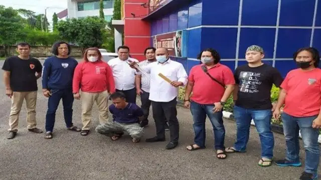 Tuntut Balas, Anak Buah...