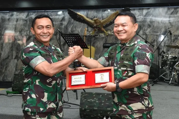 Mayjen TNI Agus Subiyanto...