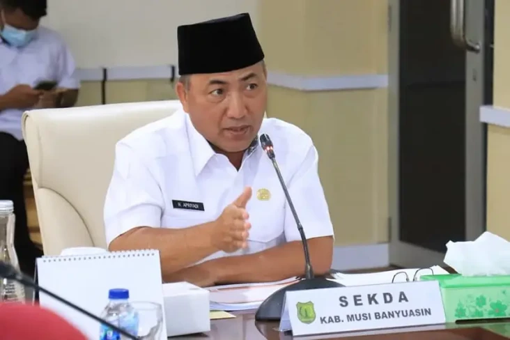 Dicecar Terima Fee Proyek,...