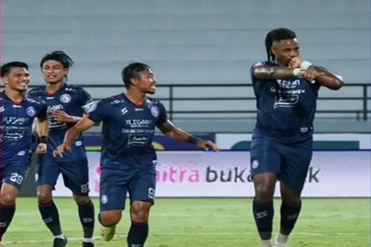Hasil Arema vs Persija:...