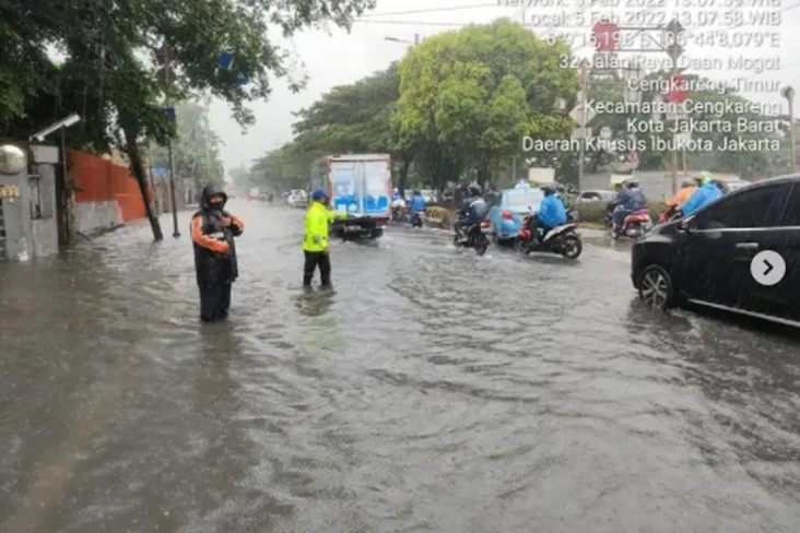 Jalan Daan Mogot Terendam...