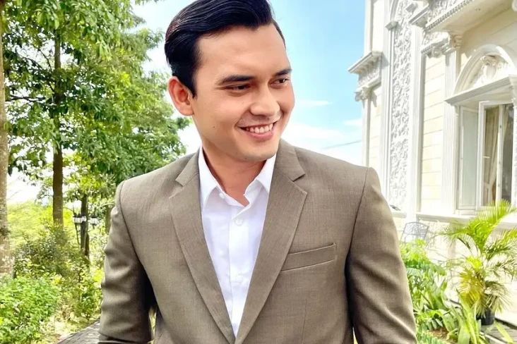 7 Artis yang Suka Makan...