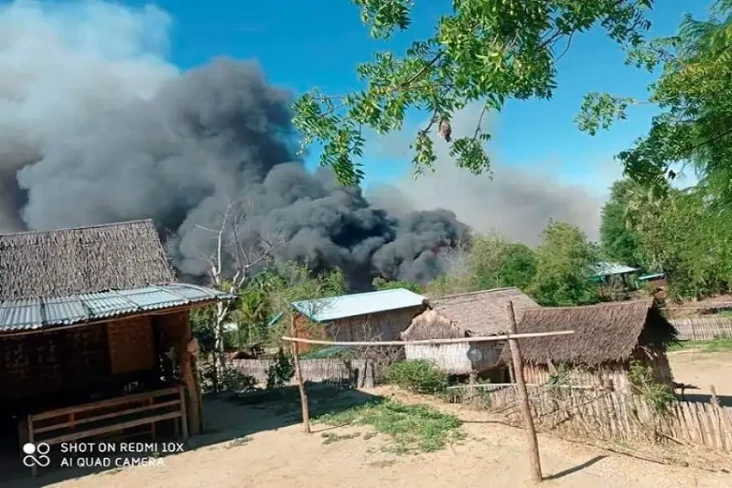 Penduduk Desa Myanmar...