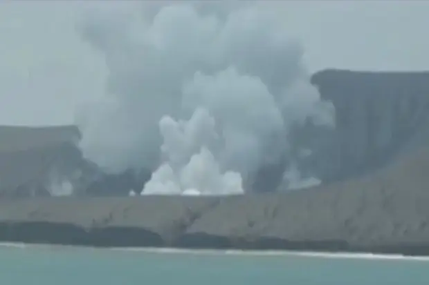 Gunung Anak Krakatau...