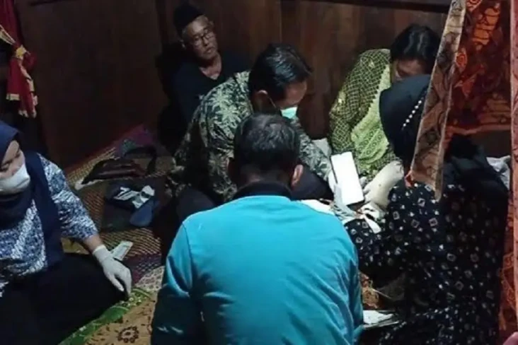Cekcok dengan Tetangga,...