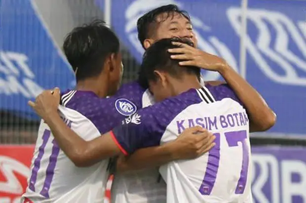 Hasil Liga 1 2021/2022:...