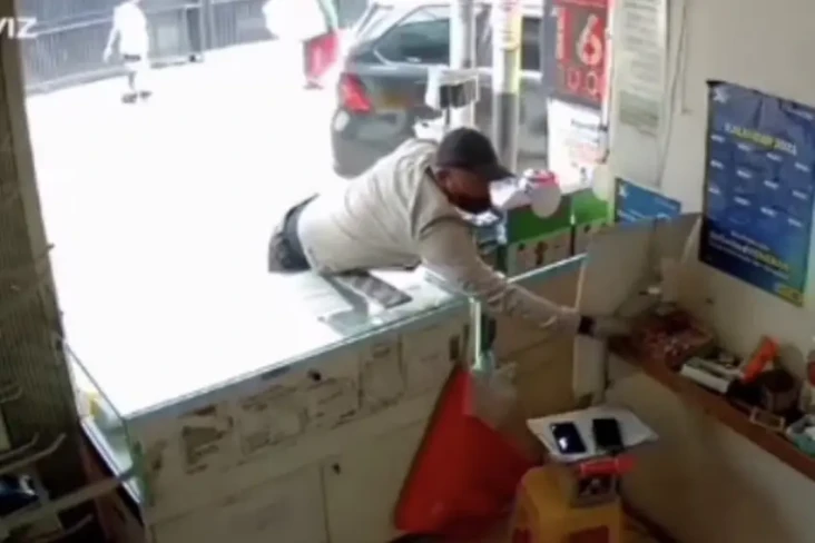 Modus Buat Sibuk, Pencuri...