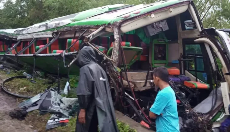 20 Korban Bus Pariwisata...