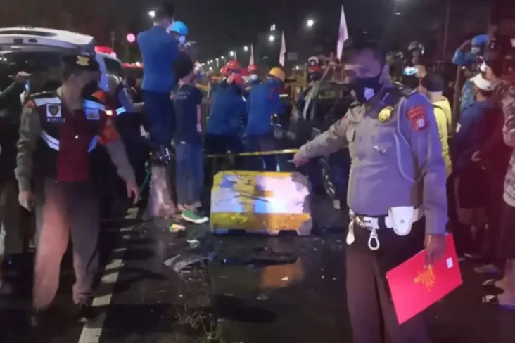 Tewaskan 2 Orang, Camry...