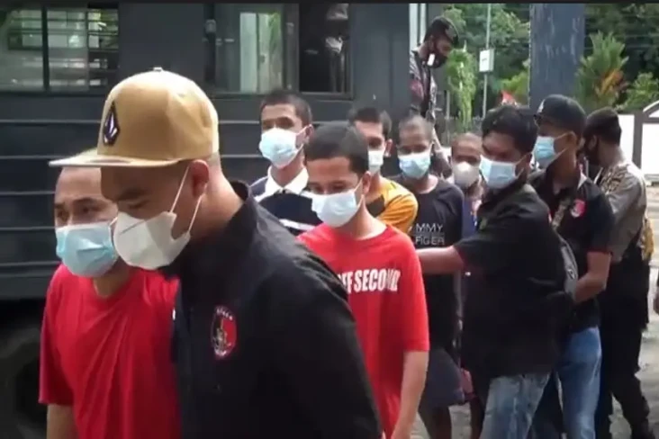 11 Pemerkosa Gadis 15...