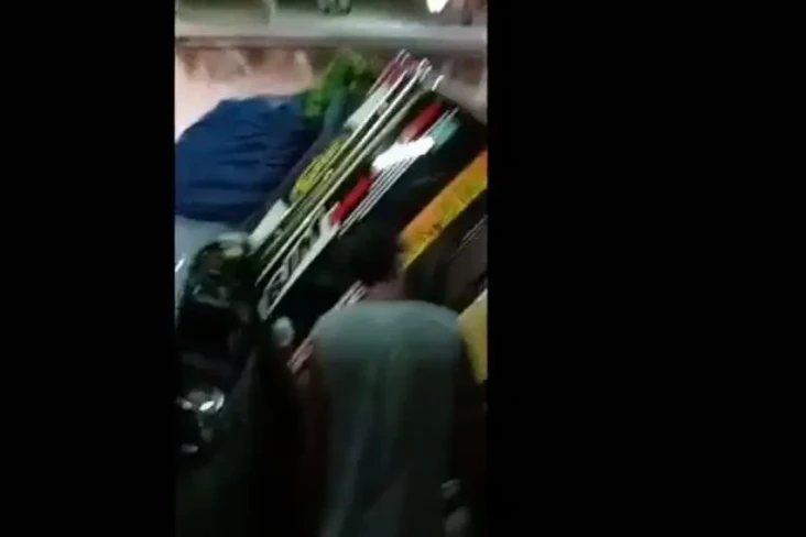 Kapal Dihantam Gelombang...