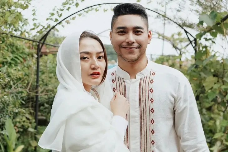 Siti Badriah dan Suami...