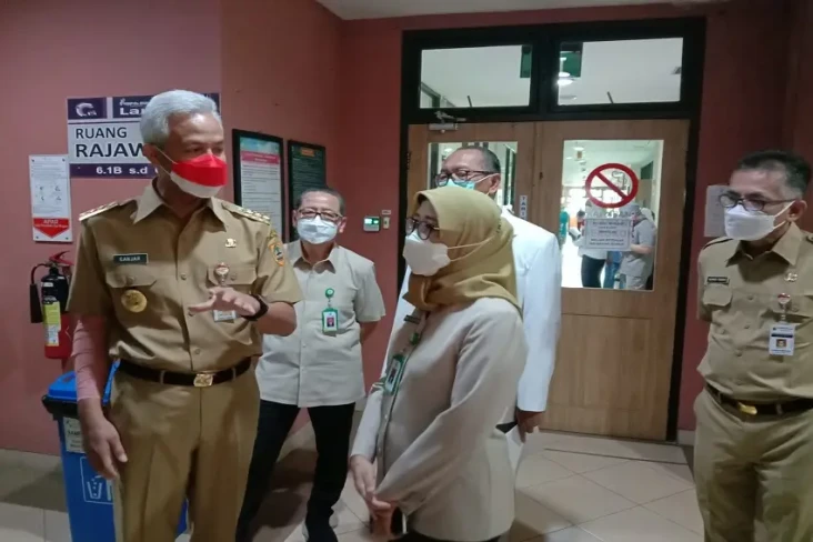 Tangan Diikat Usai Kecelakaan,...