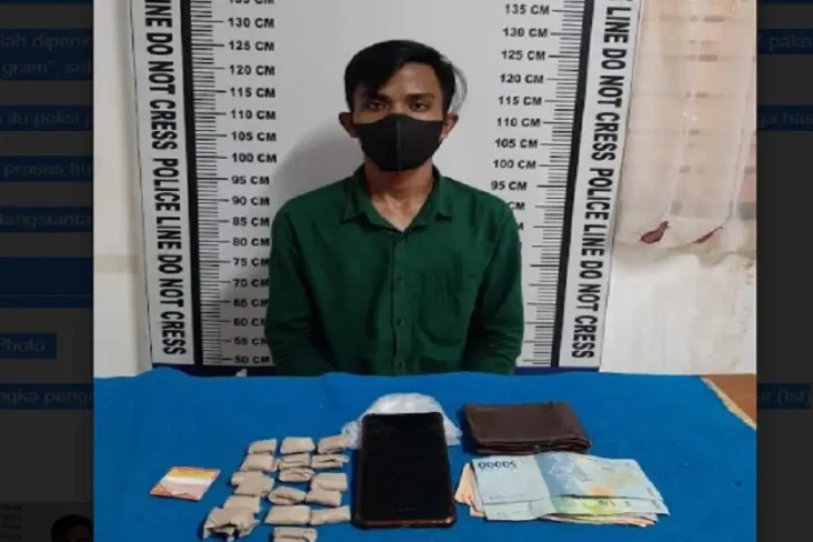 Simpan 17 Paket Ganja...