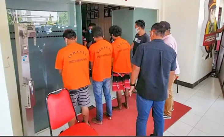 3 Pelaku Pembakaran...