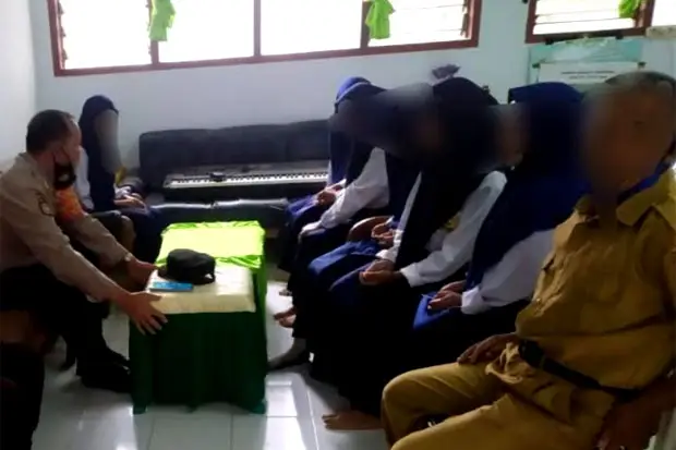 Polisi Mediasi Siswi...