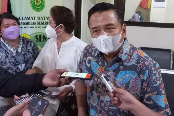 PN Bekasi Tunda Sidang...