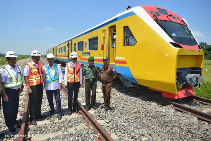 Kereta Api Makasar-Parepare...