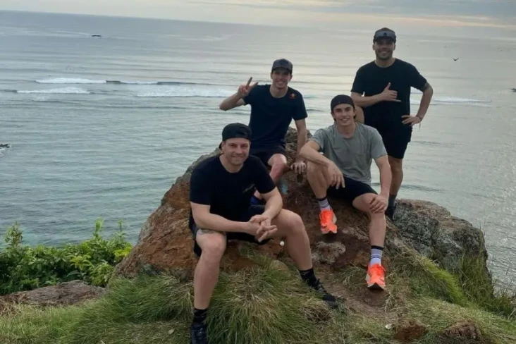 Marquez Cs Berfoto Nikmati...