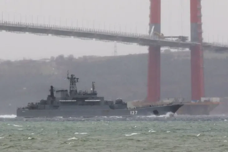 6 Kapal Perang Rusia...