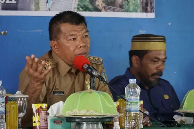 Kepala Desa dan Masyarakat...