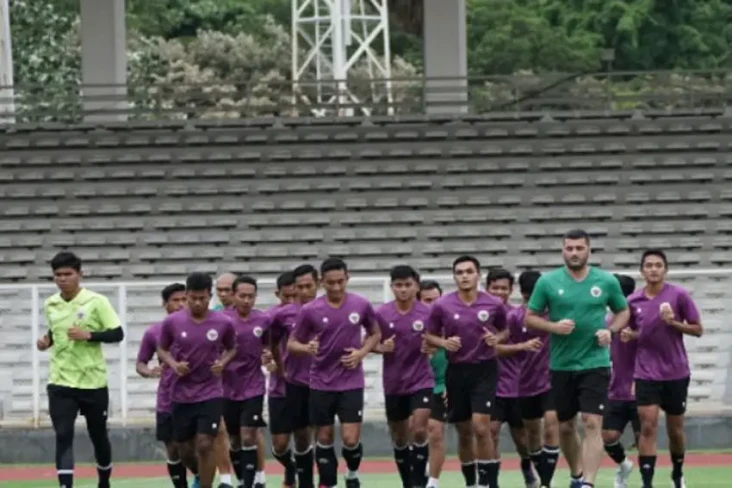 Jumat Siang, Timnas...