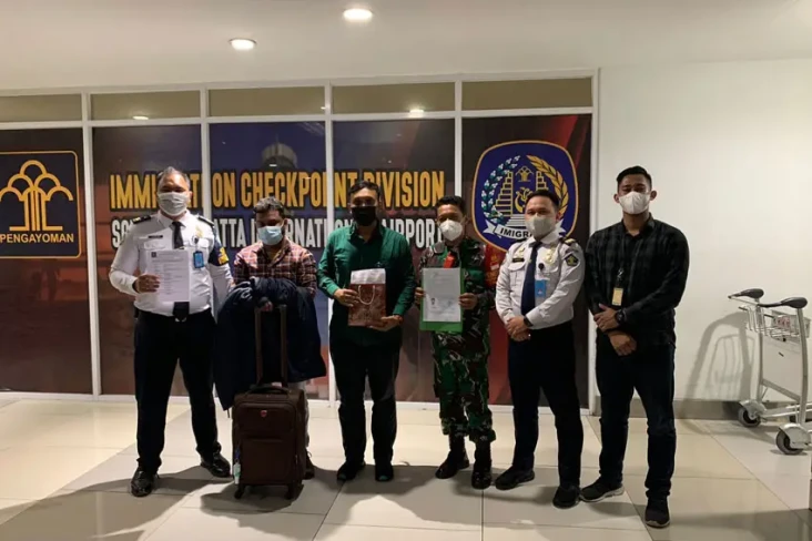 Palsukan Paspor hingga...