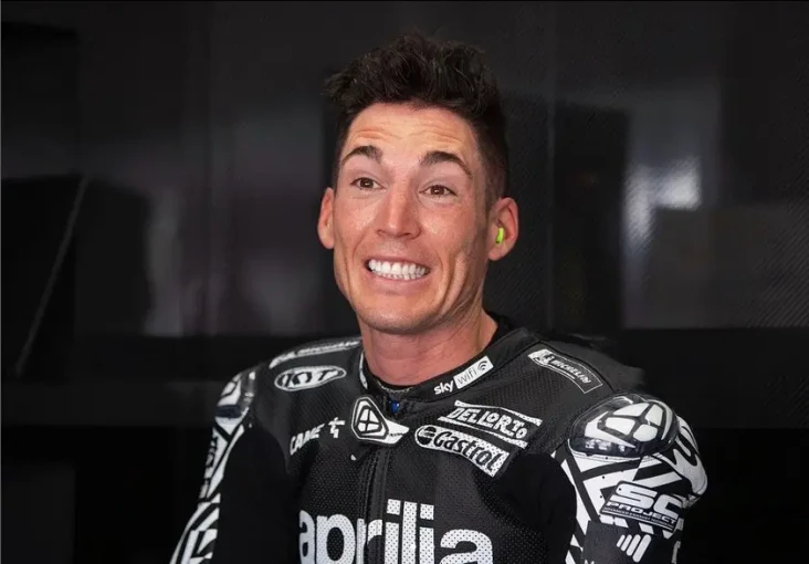 Aleix Espargaro Nikmati...