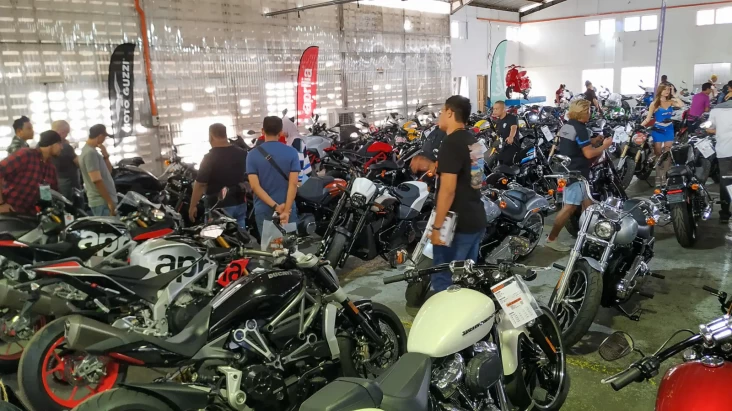 Deretan Motor Bermesin...