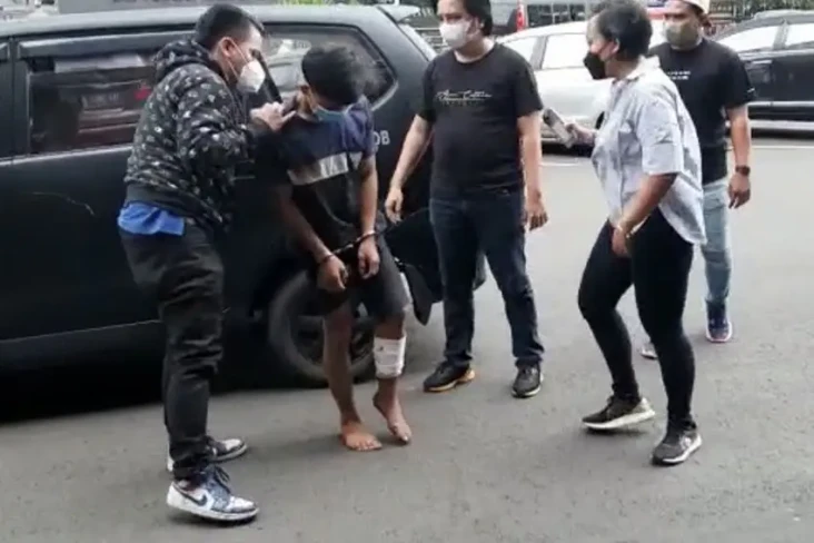 Eksekutor Tusuk Berkali-kali...