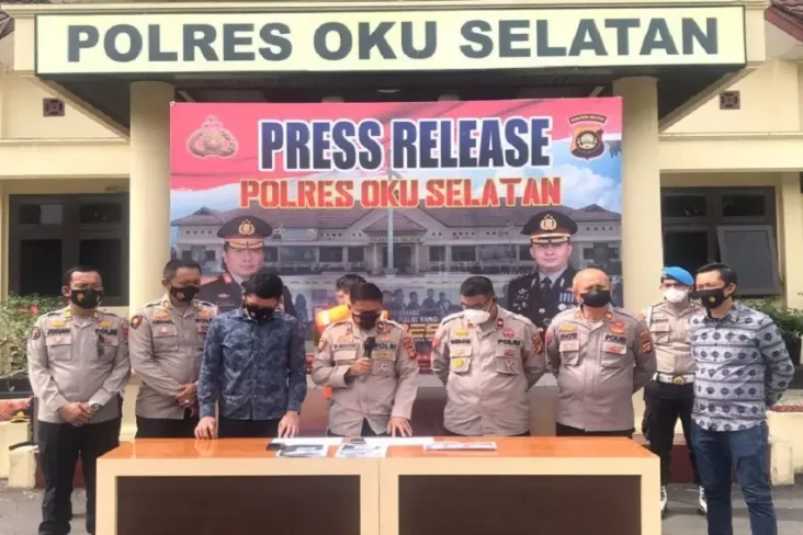 Tanam Ganja di Perkebunan,...