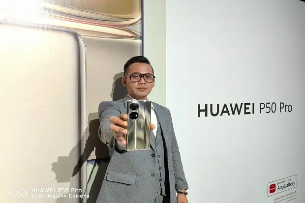 Resmi Diluncurkan, Camera...