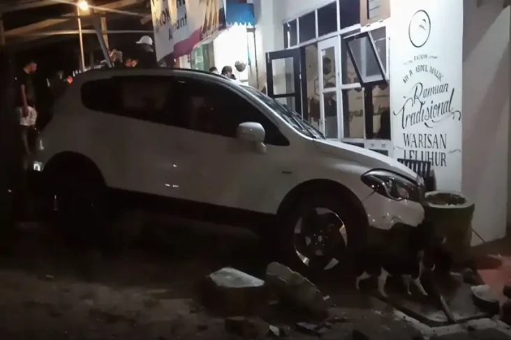 Diduga Mabuk Miras,...