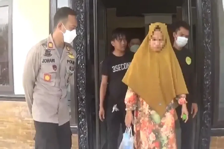 Sadis! Ibu Muda Bunuh...