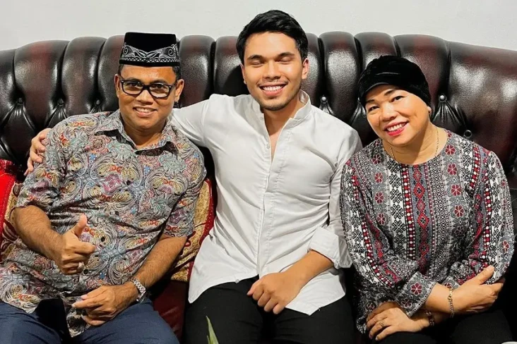 Thariq Halilintar Belikan...
