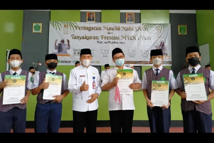 Salip Amerika dan India,...