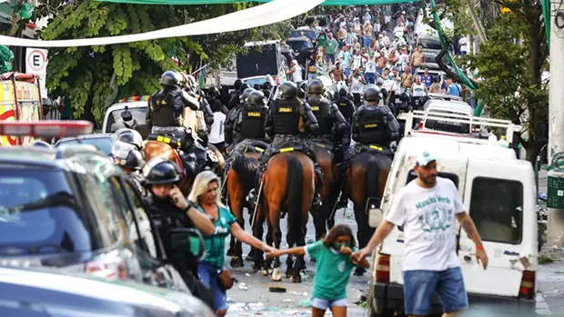 Suporter Tewas Tertembak...