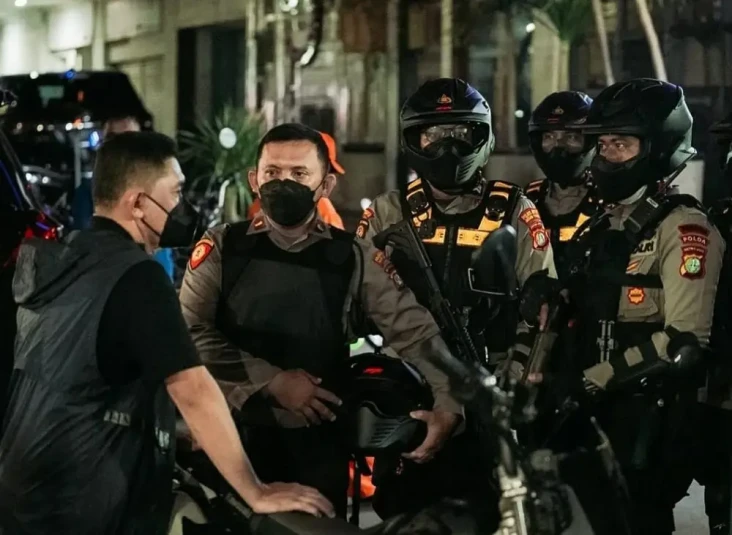 Malam Minggu Dadakan,...