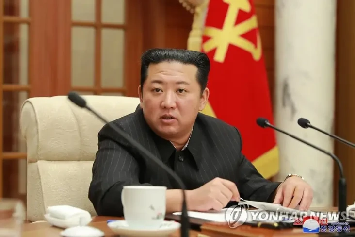 Jong-un Kirim Ucapan...