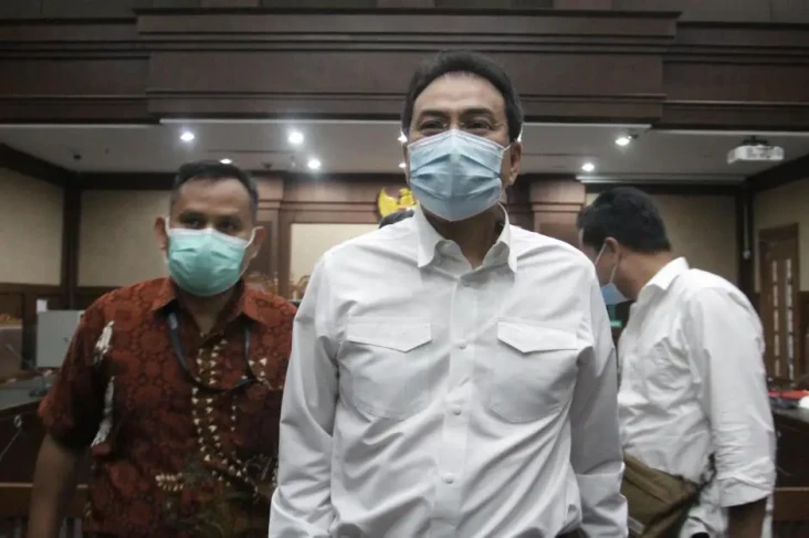 Pagi Ini Azis Syamsuddin...