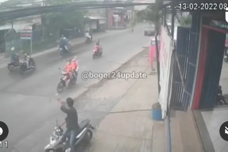Dipergoki Warga, Maling...