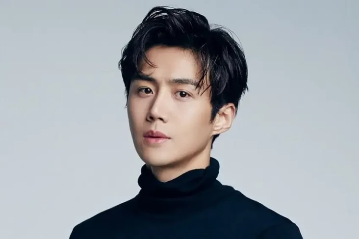 Kim Seon Ho Berdonasi...